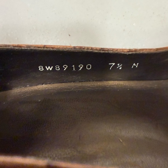 Stuart Weitzman Pumps Heels Sz 7.5 Leather Croc Embossed Brown EUC - Picture 9 of 9